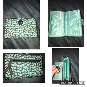 Vera Bradley zip wallet